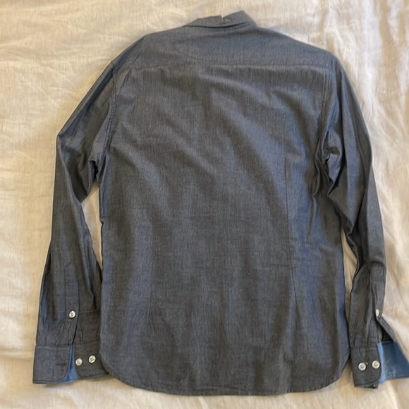 Artistry in Motion dark grey Chambrey button down shirt, sz M - Picture 2 of 2
